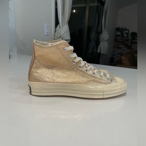Women’s Chuck 70 Metallic Gold Converse size 8.5